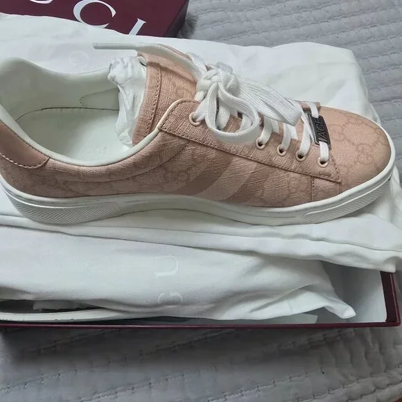 Gucci Sneakers - Picture 1 of 7